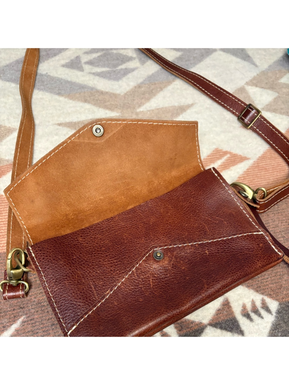 Portland Leather Two-Tone Brown Crossbody Wallet Bag - Picture 9 of 15
